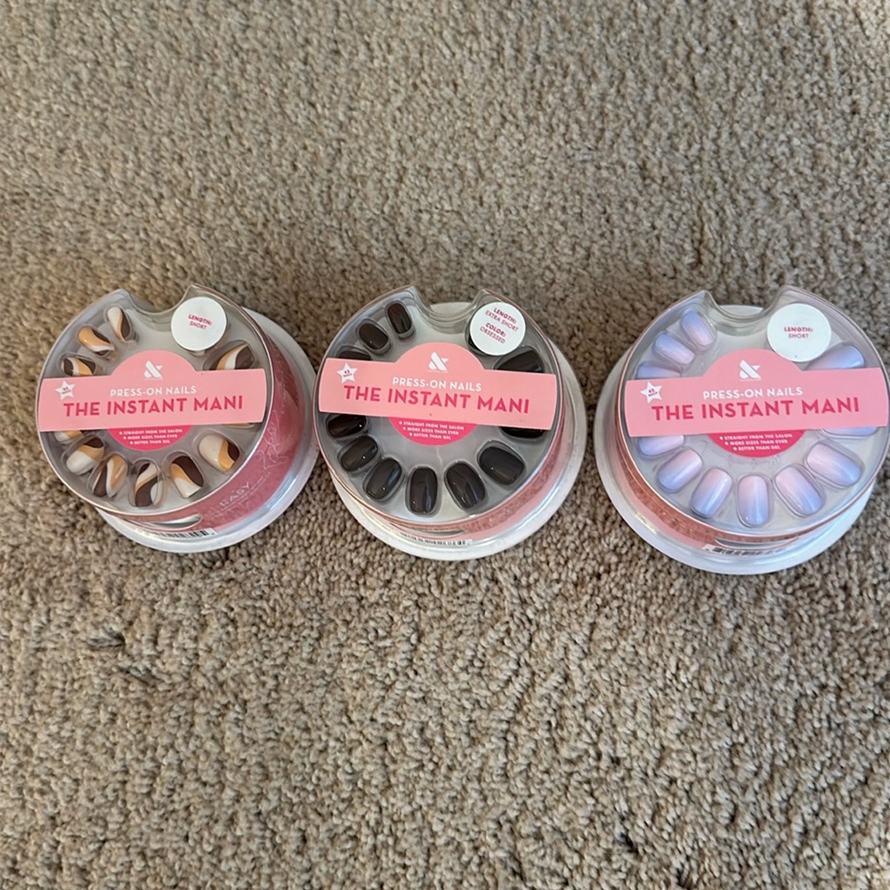 Olive & June The Instant Manicure Press-On Nails set of 3